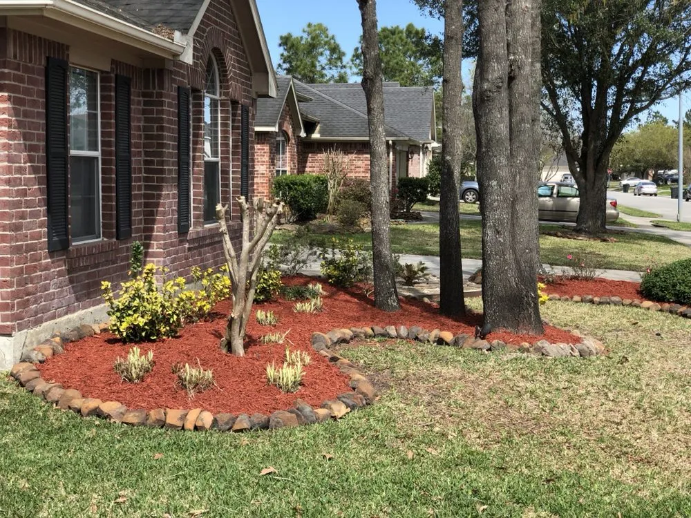 Reliable yard maintenance in Atascocita, TX by Garrett Lawn Care