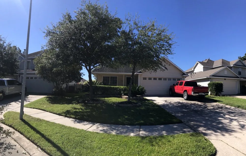 Top-rated landscaping services in Atascocita, TX by Garrett Lawn Care