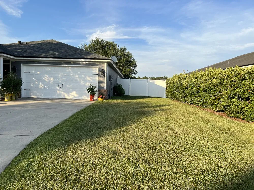 Custom lawn mowing service experts serving Middleburg, FL - Garrett Smith's Lawn Services