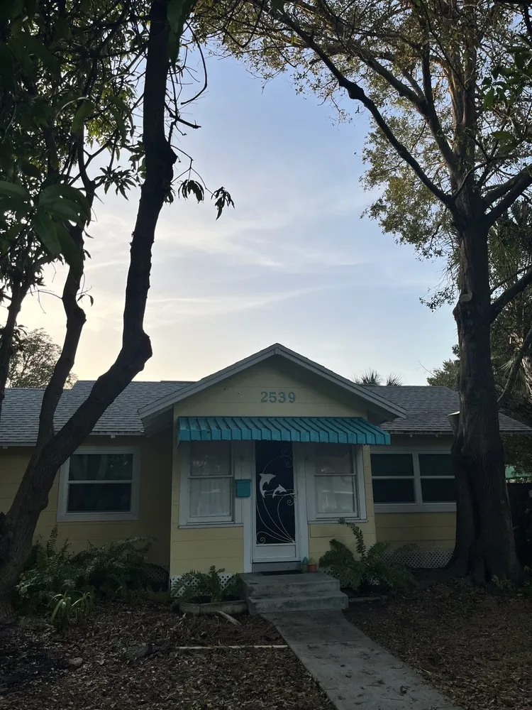 Trusted yard maintenance experts serving Saint Petersburg, FL - Garrett's Lawn Care & Tree