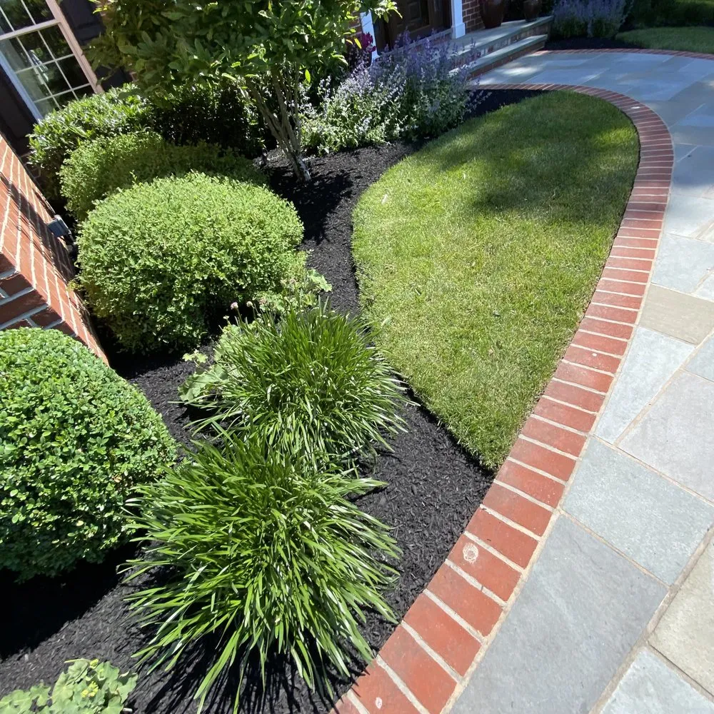 Affordable yard cleanup service for beautiful yards in Downingtown, PA by Garvi Lawn Care