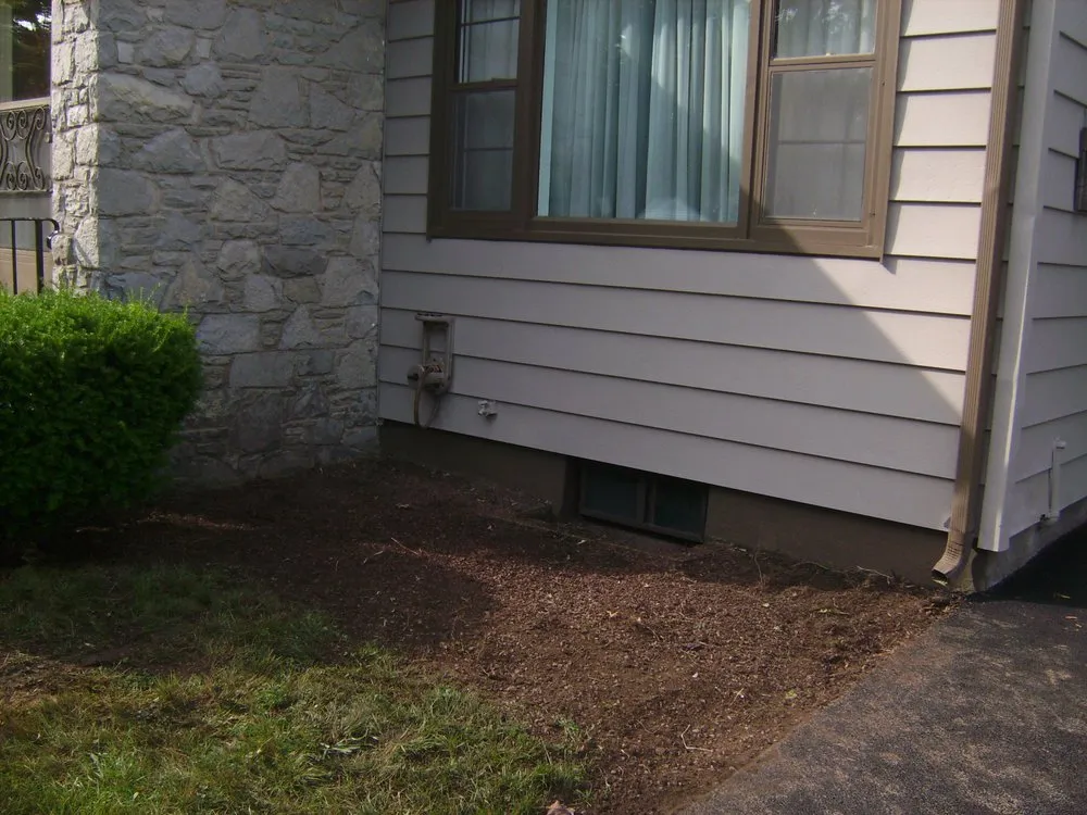 Local lawn mowing service in Syracuse, NY - Gary's Edge