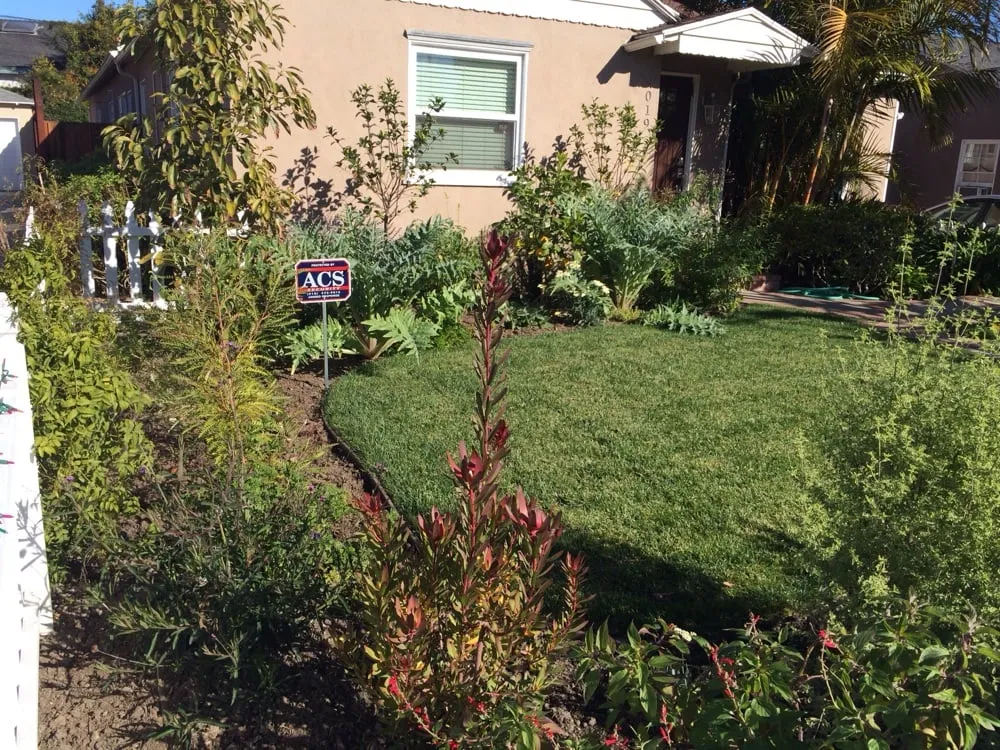 Affordable lawn mowing service experts serving Los Angeles, CA - Gary's Greenery