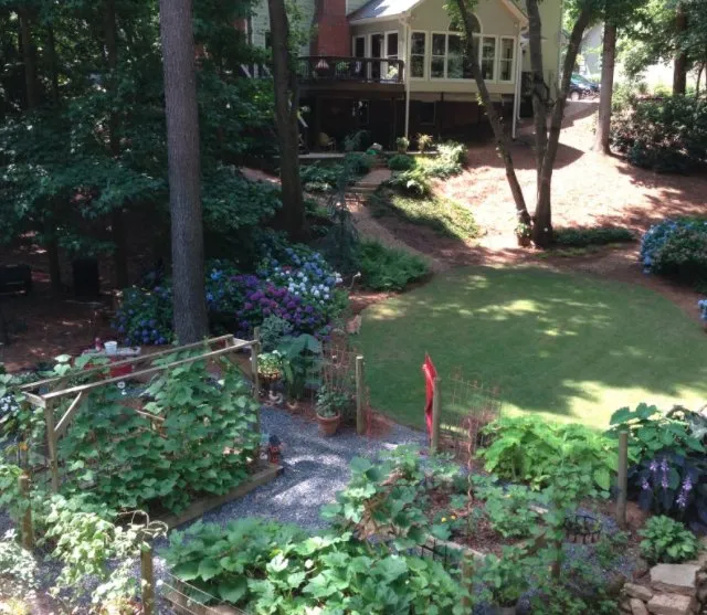 Professional yard maintenance in Lawrenceville, GA - Gary's Landscaping