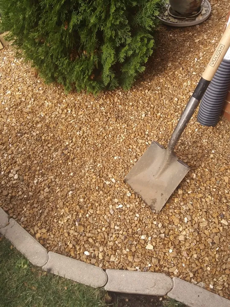 Custom residential landscaping experts serving Southern View, IL - Garys lawn an trash removal