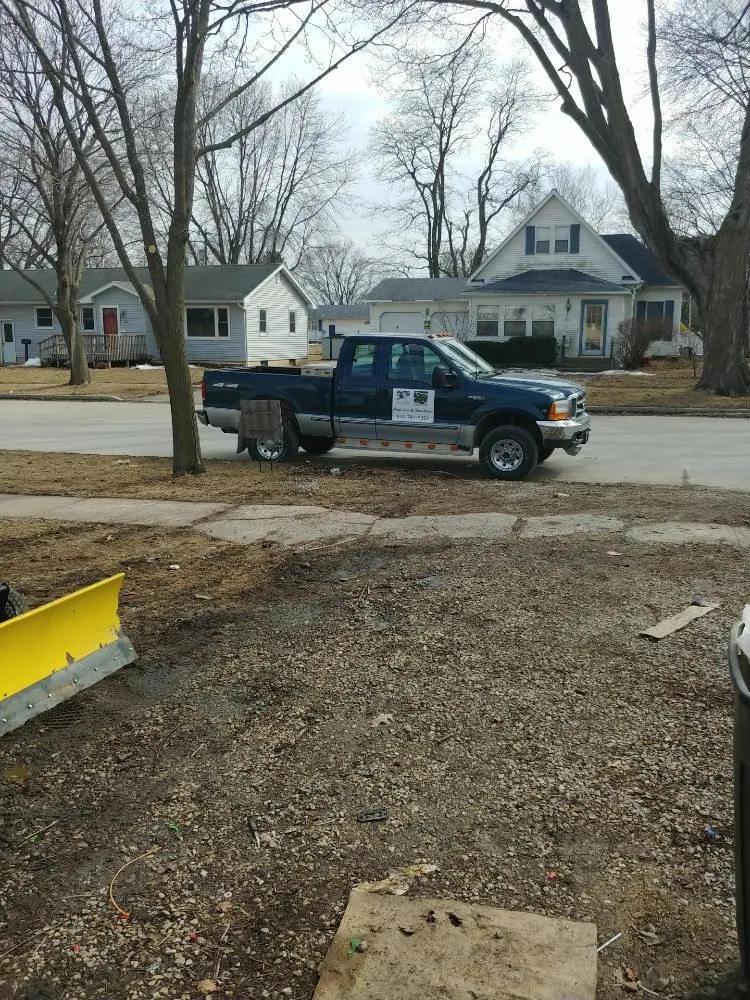 Expert garden landscaping in Osage, IA - Gary's Lawn Mowing & Snow-Blowing Service