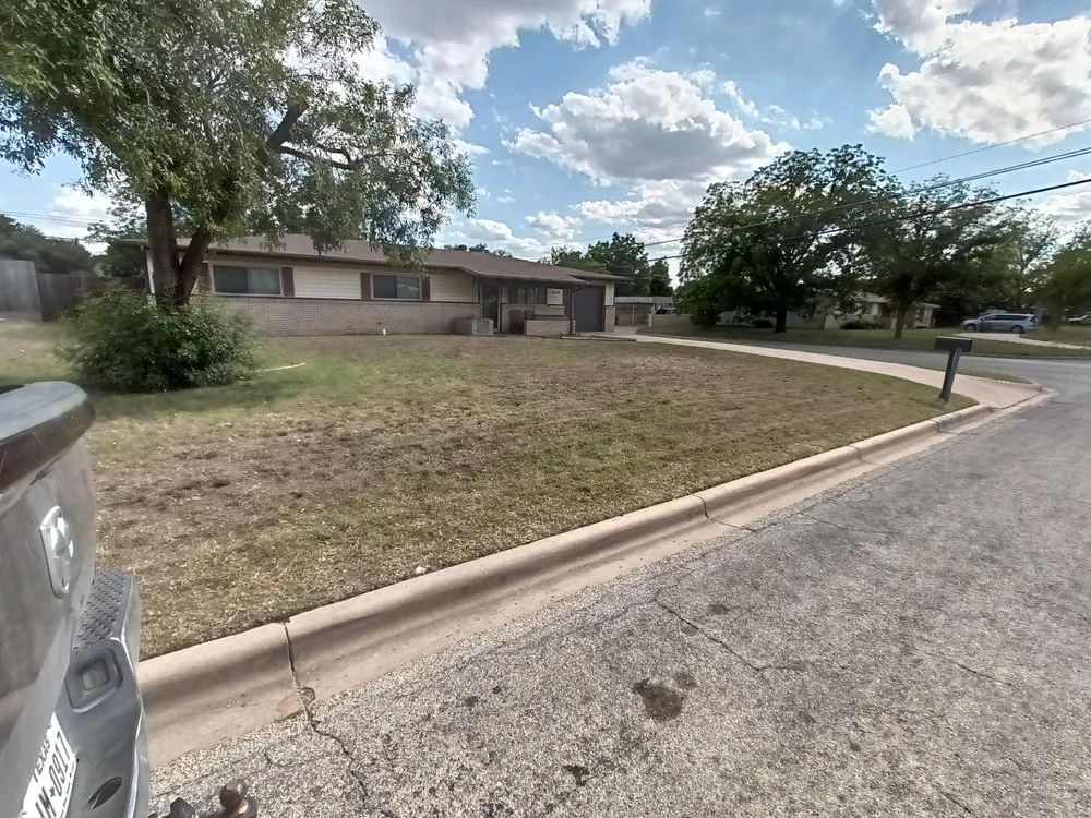 Top-rated garden landscaping in San Angelo, TX by Garza Lawn Care