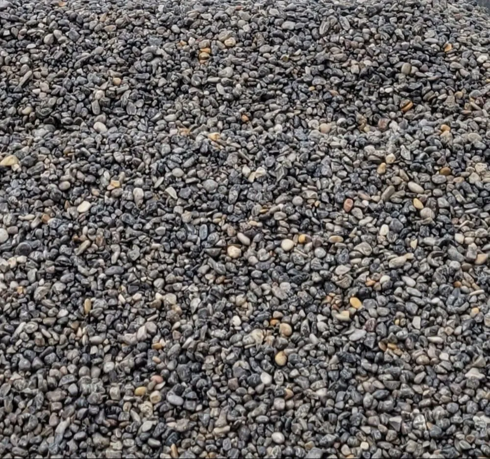 Professional yard maintenance in Weslaco, TX - Garza Trucking