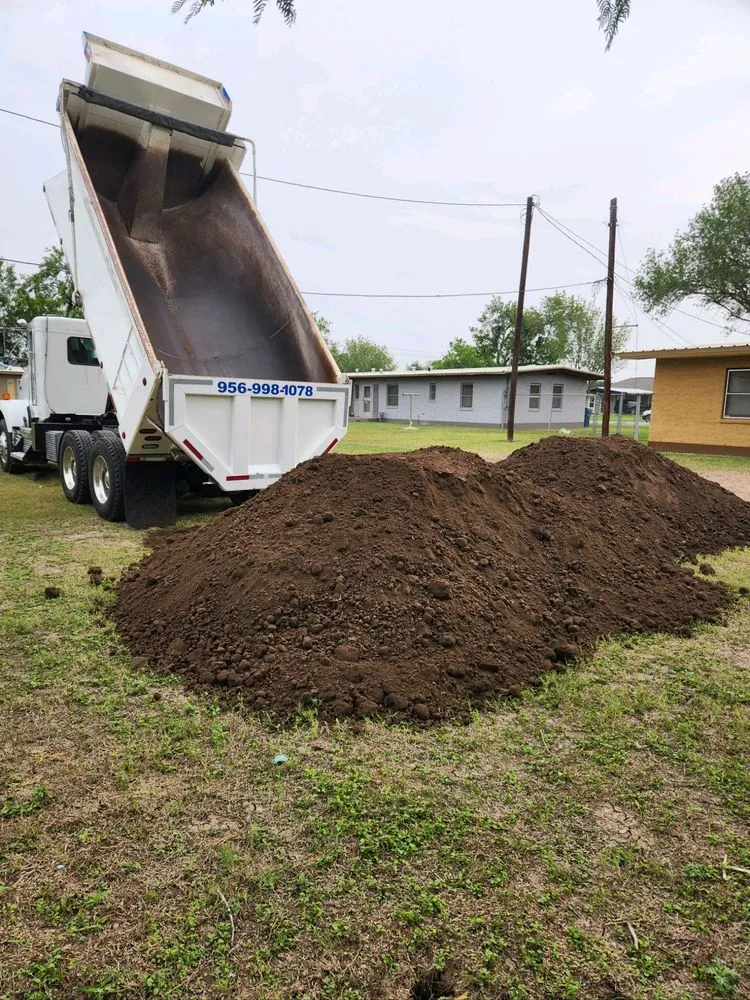 Reliable landscape design in Weslaco, TX - Garza Trucking