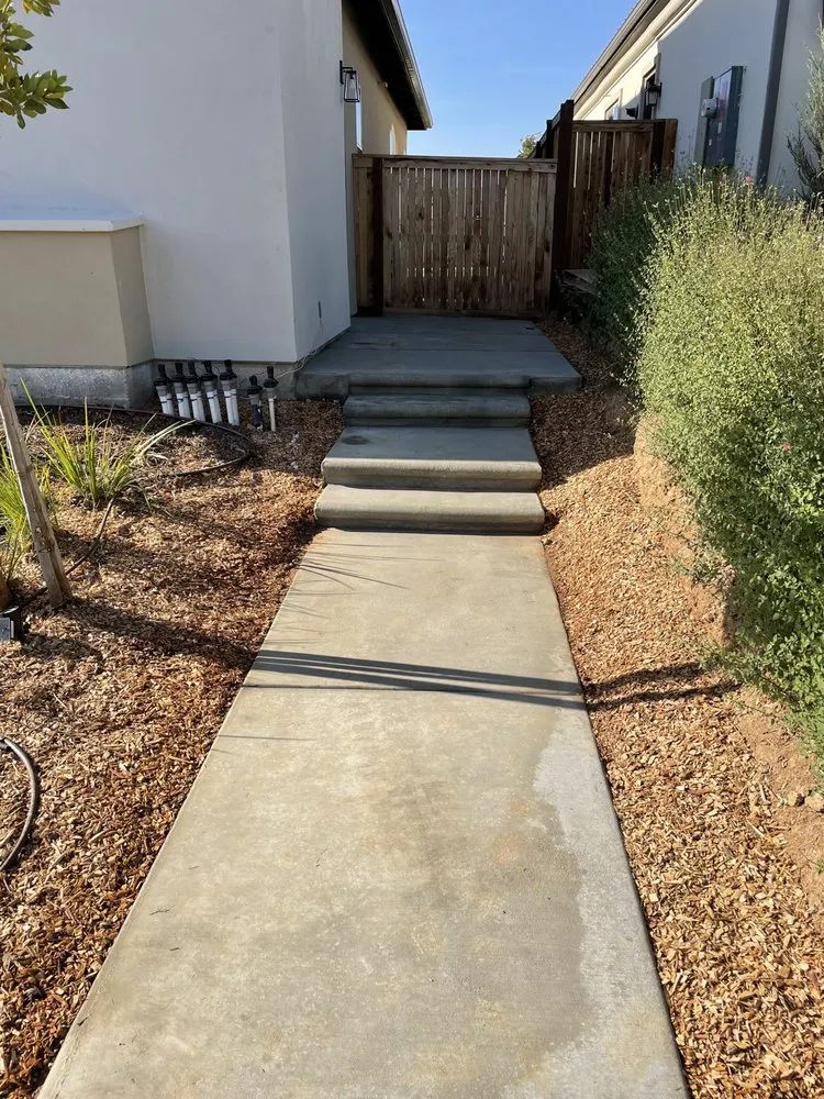 Custom yard maintenance for residential properties in Fresno, CA by Garzon Landscape & Maintenance