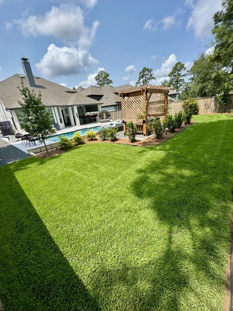 Custom outdoor landscaping in Willis, TX - Gas Cans Lawn Services