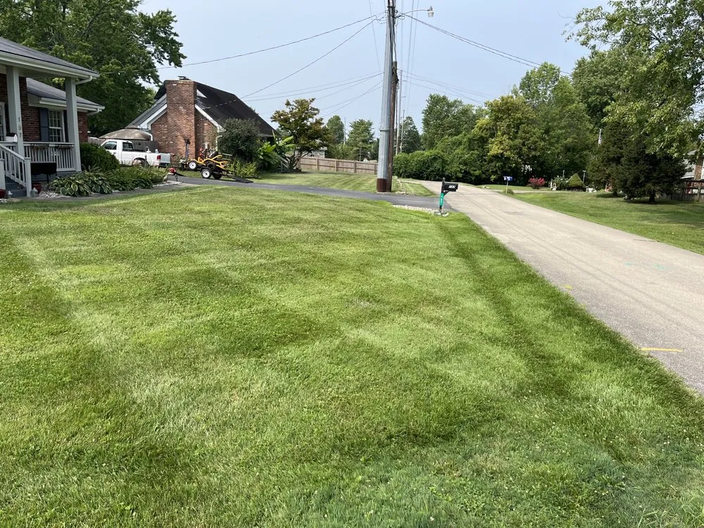 Top-rated landscaping services experts serving Mount Washington, KY - Gates Lawn & Landscaping