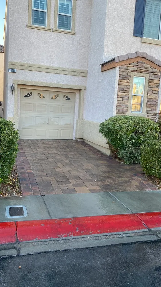 Top-rated lawn care service in Las Vegas, NV - Gateway Landscaping