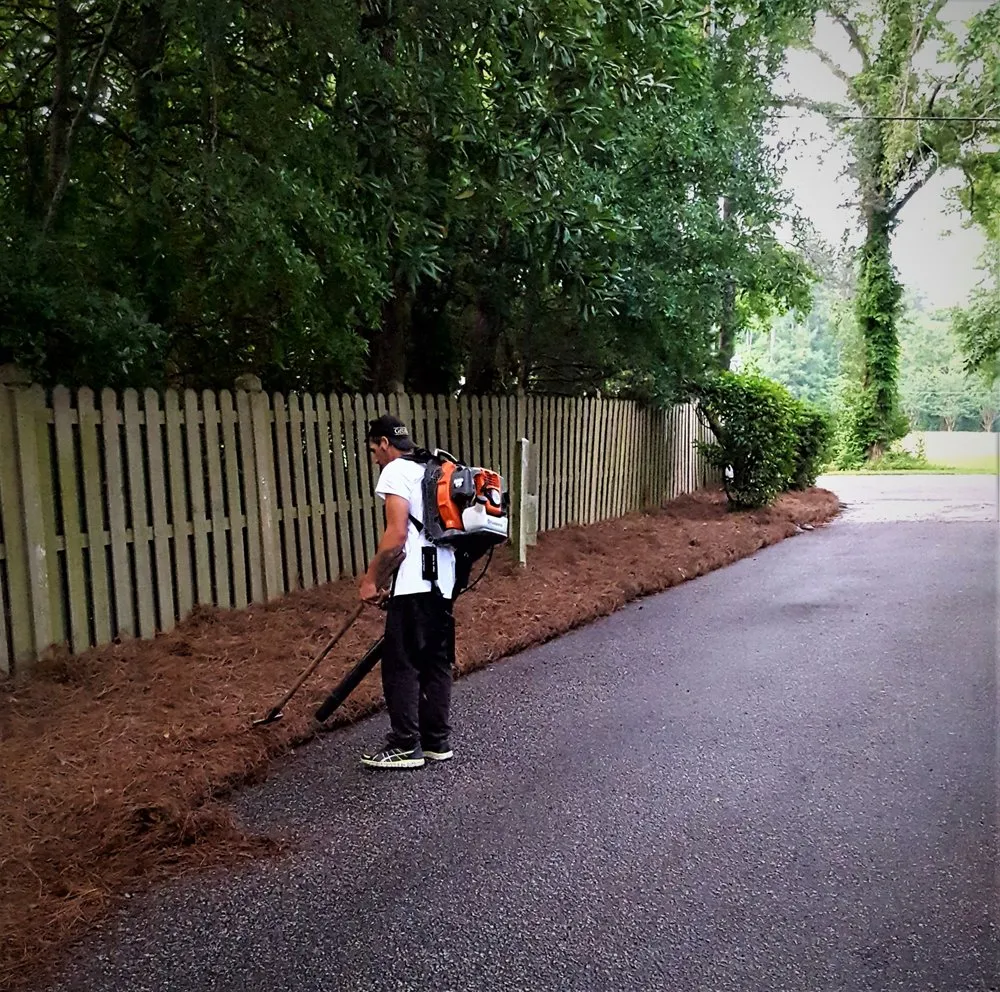Custom yard cleanup service in Leland, NC by Gatlin's Straw