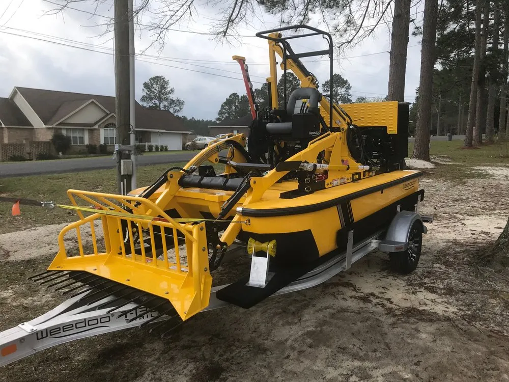 Local residential landscaping experts serving DeFuniak Springs, FL - Gator Gotcha Aquatic Plant Control and Pond Management