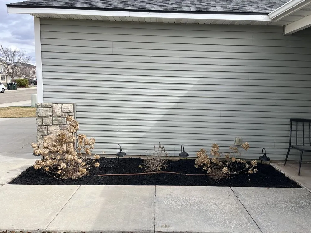 Professional lawn mowing service in Kuna, ID by Gator Grass Maintenance