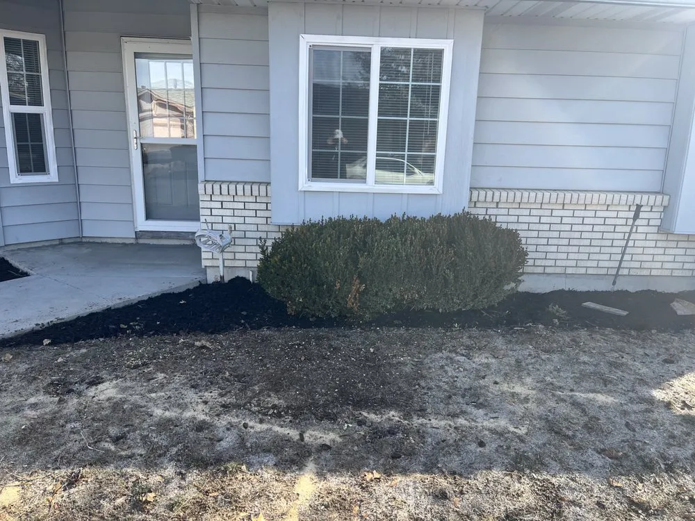 Expert lawn mowing service in Kuna, ID by Gator Grass Maintenance