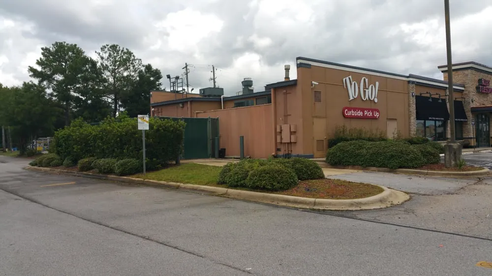 Custom garden landscaping in Pensacola, FL by Gator Grass