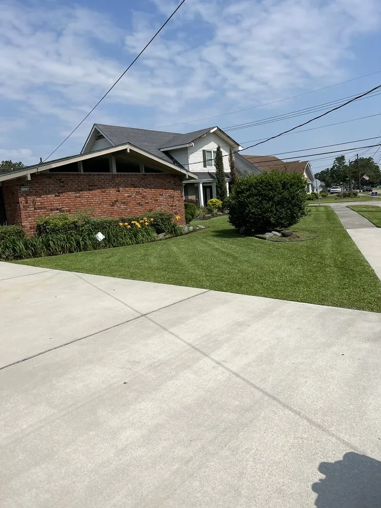Top-rated yard maintenance for homes across Kenner, LA - GatorBlade Mowing & Landscaping