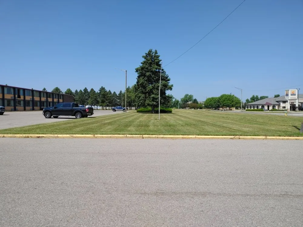 Local garden landscaping in Wauseon, OH - Gator's Grass & Gardens