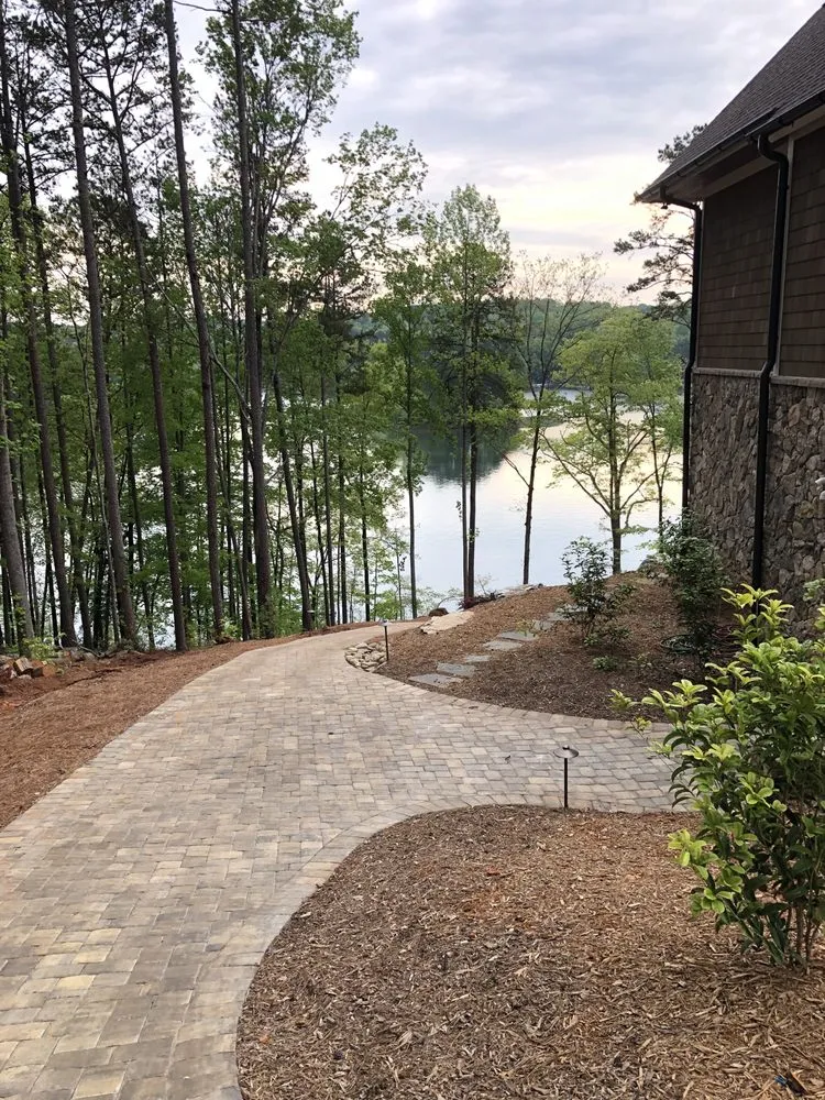 Affordable lawn care service in Baton Rouge, LA by Gator’s Landscaping