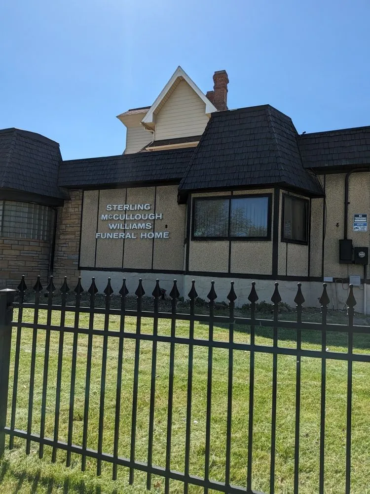 Professional residential landscaping experts serving Warren, OH - Gator's Lawn Care Services