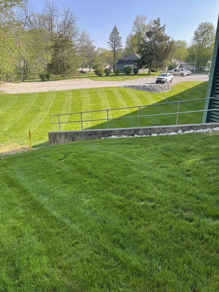 Local lawn care service experts serving Kokomo, IN - Gats lawn care