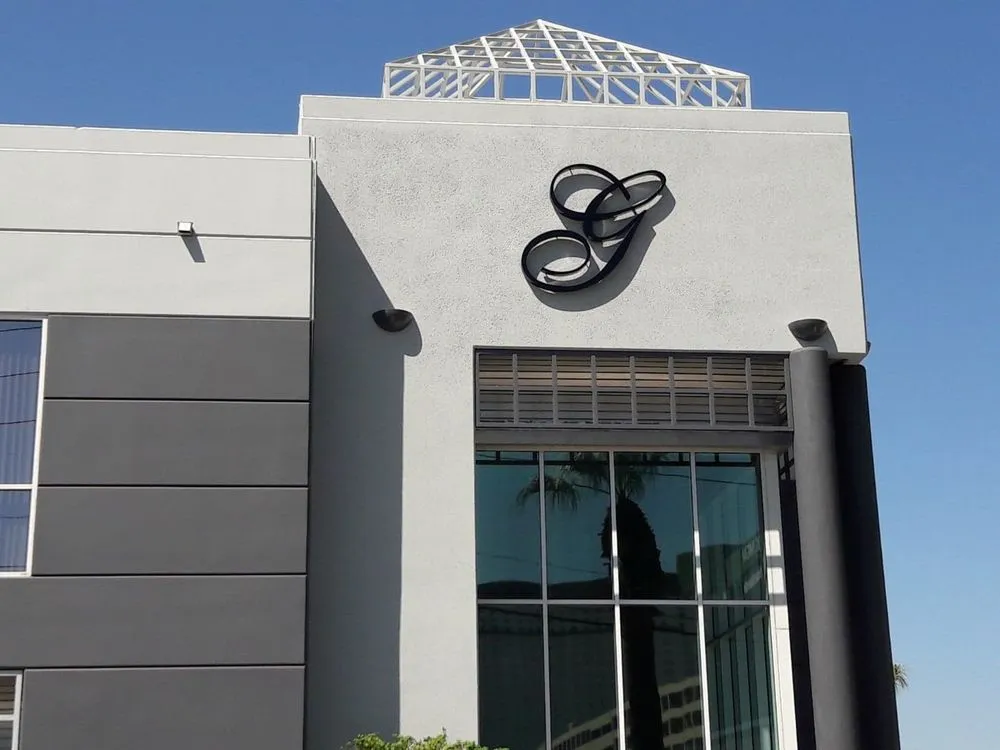 Top-rated outdoor landscaping experts serving Las Vegas, NV - Gatski Commercial Real Estate Services