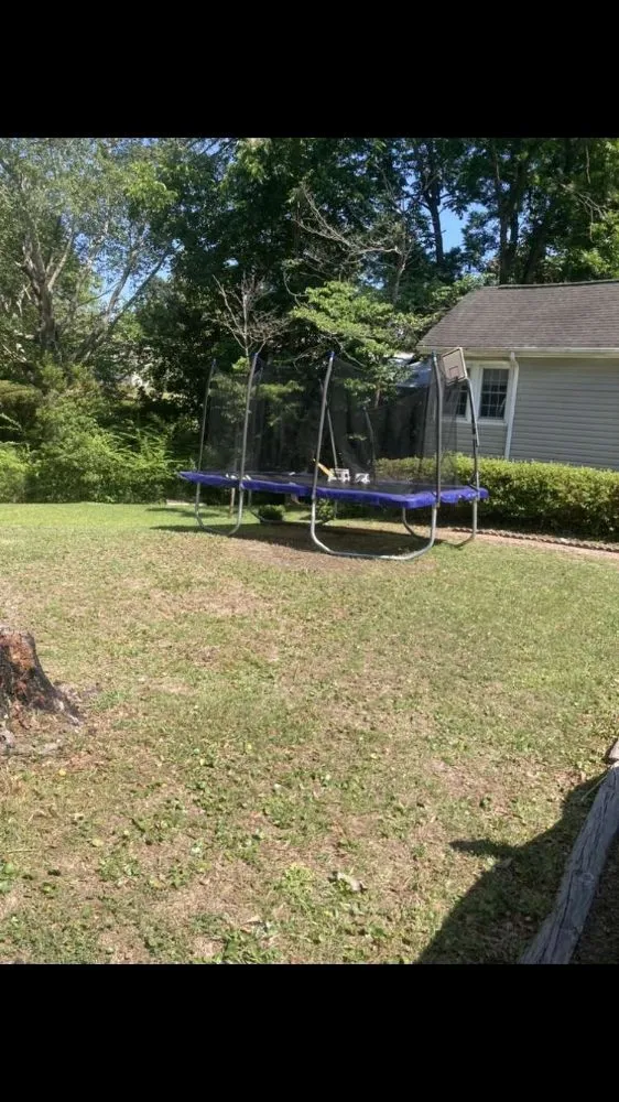 Expert yard maintenance for homes in Calabash, NC by Gavins Lawn Care