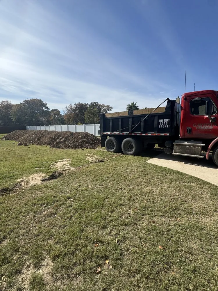 Professional yard maintenance for year-round maintenance across La Vernia, TX - Gaviota Hauling Services