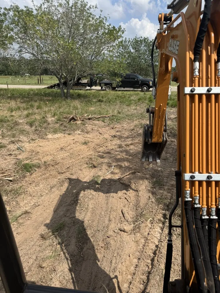 Reliable landscape design in La Vernia, TX by Gaviota Hauling Services