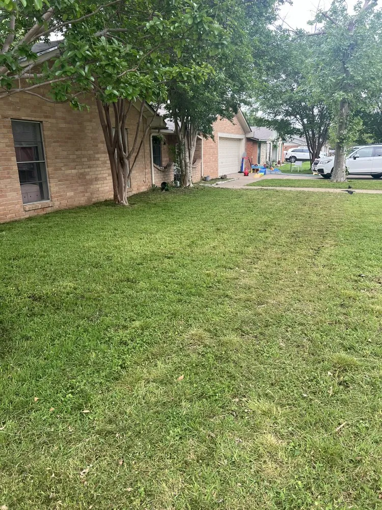 Expert residential landscaping with custom design in Hewitt, TX by G&B Lawn Care & Landscaping