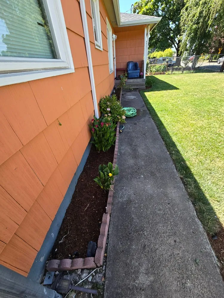 Top-rated lawn care service in Keizer, OR by GB Mowing