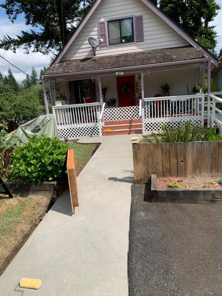 Trusted lawn care service for residential properties across Everett, WA - GC Contracting