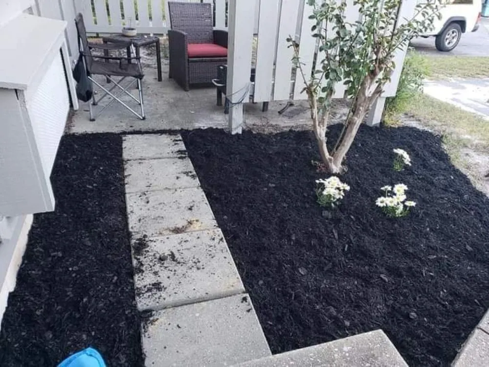 Custom lawn mowing service for homes in Fort Walton Beach, FL by G&C Lawn Services