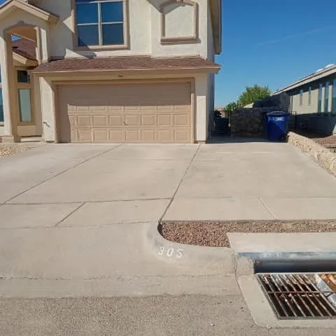 Top-rated yard maintenance for residential properties in Canutillo, TX by GD Lawn Care