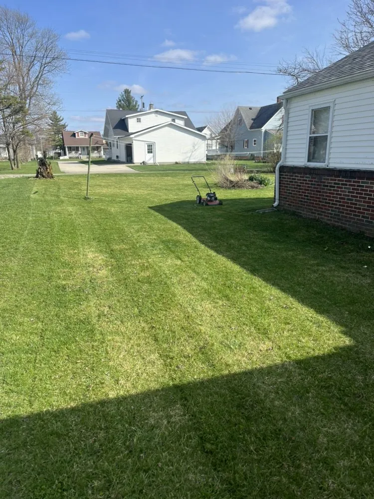 Professional yard maintenance for homes in Spencerville, OH by GDP Lawncare