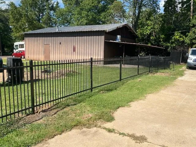 Custom landscape installation in St. Louis, MO by G&E Fence and Outdoor Solutions