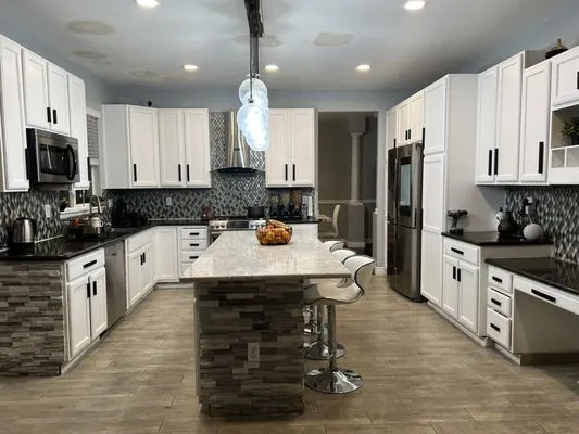 G&E Landscape & Concrete Logo