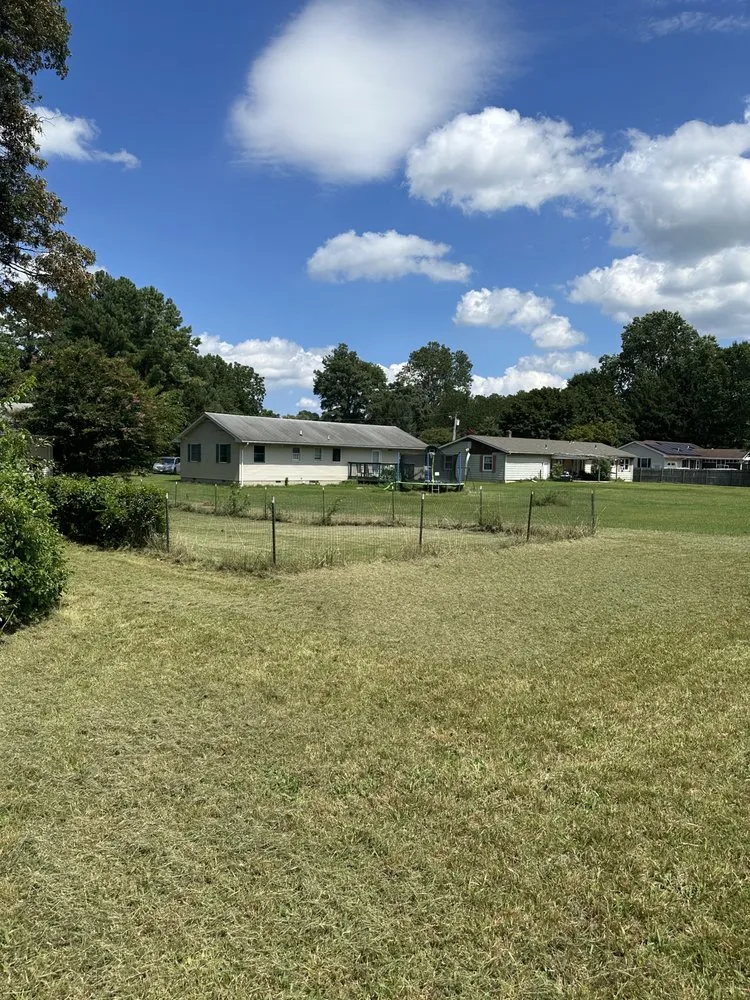 Custom outdoor landscaping in Milford, DE by Geez