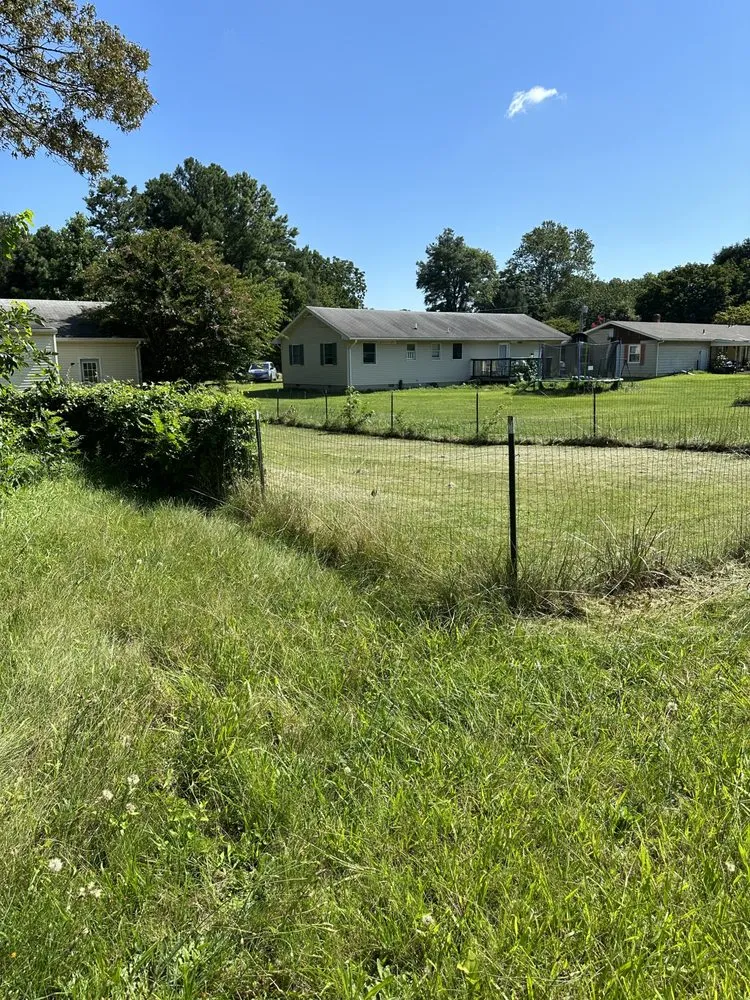 Professional lawn care service in Milford, DE by Geez