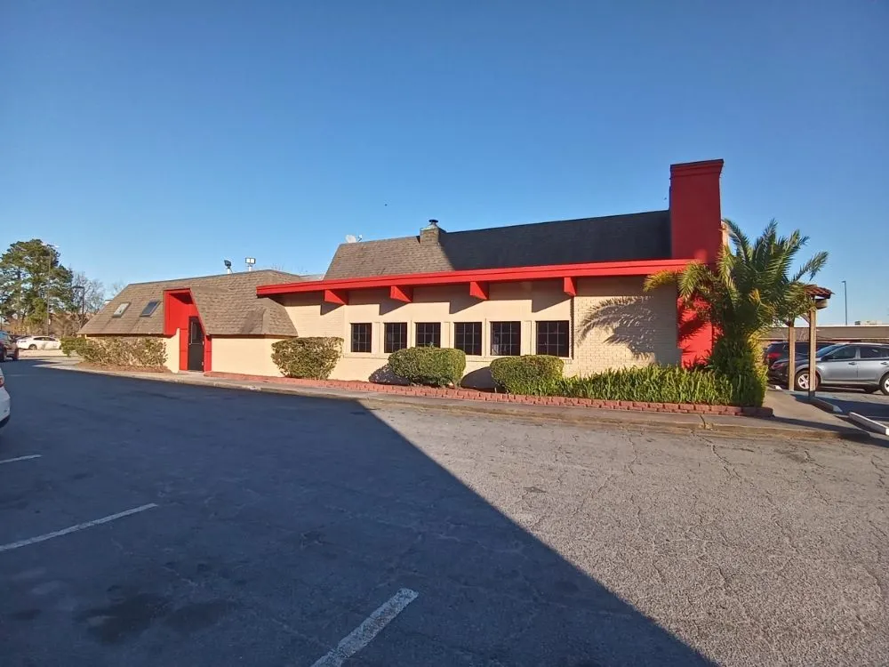 Local yard cleanup service for outdoor upgrades in Savannah, GA by GEG Painting and Landscaping