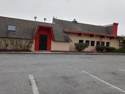 GEG Painting and Landscaping Logo