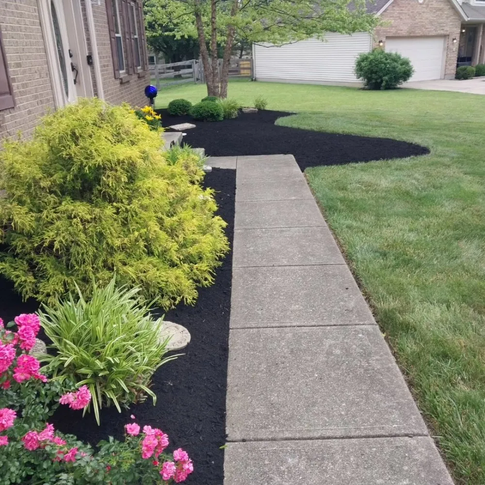 Professional garden landscaping for beautiful yards in Cincinnati, OH by Geiger Greenscapes