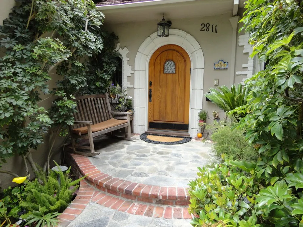 Reliable lawn care service for homes across El Segundo, CA - Gemini 2 Landscape Construction