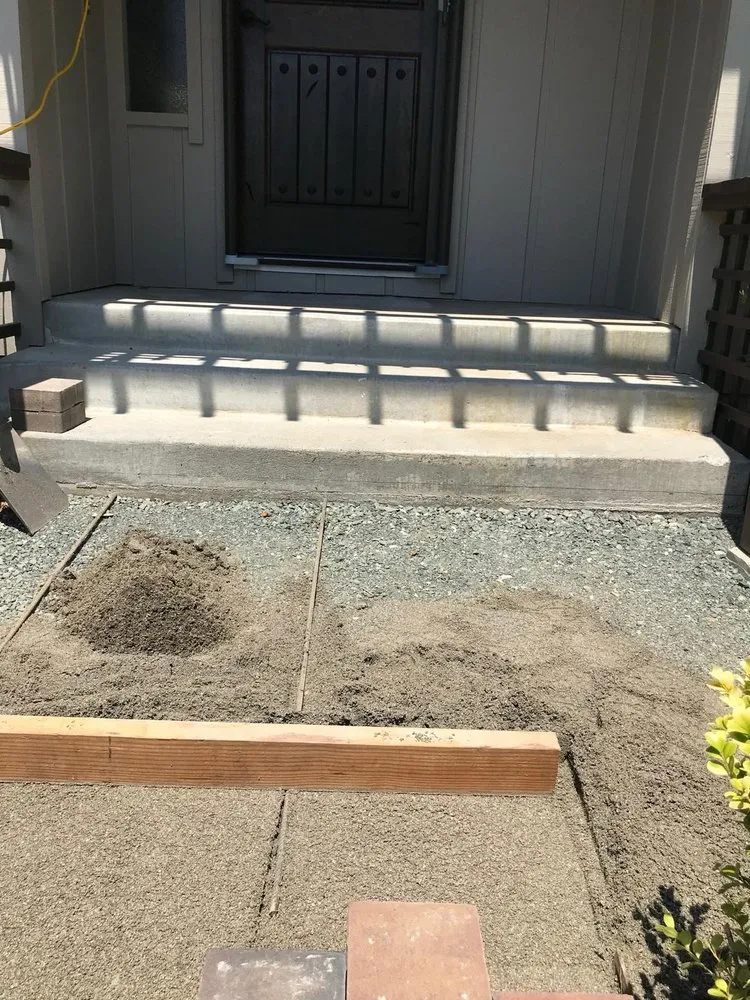 Affordable yard cleanup service for year-round maintenance across Sonoma, CA - Genaro's Landscape Maintenance