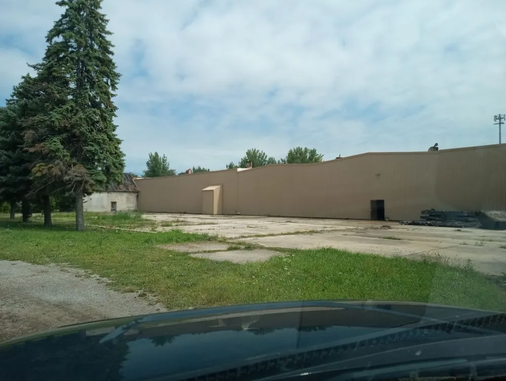 Reliable lawn mowing service in Bay City, MI - General Maintenance