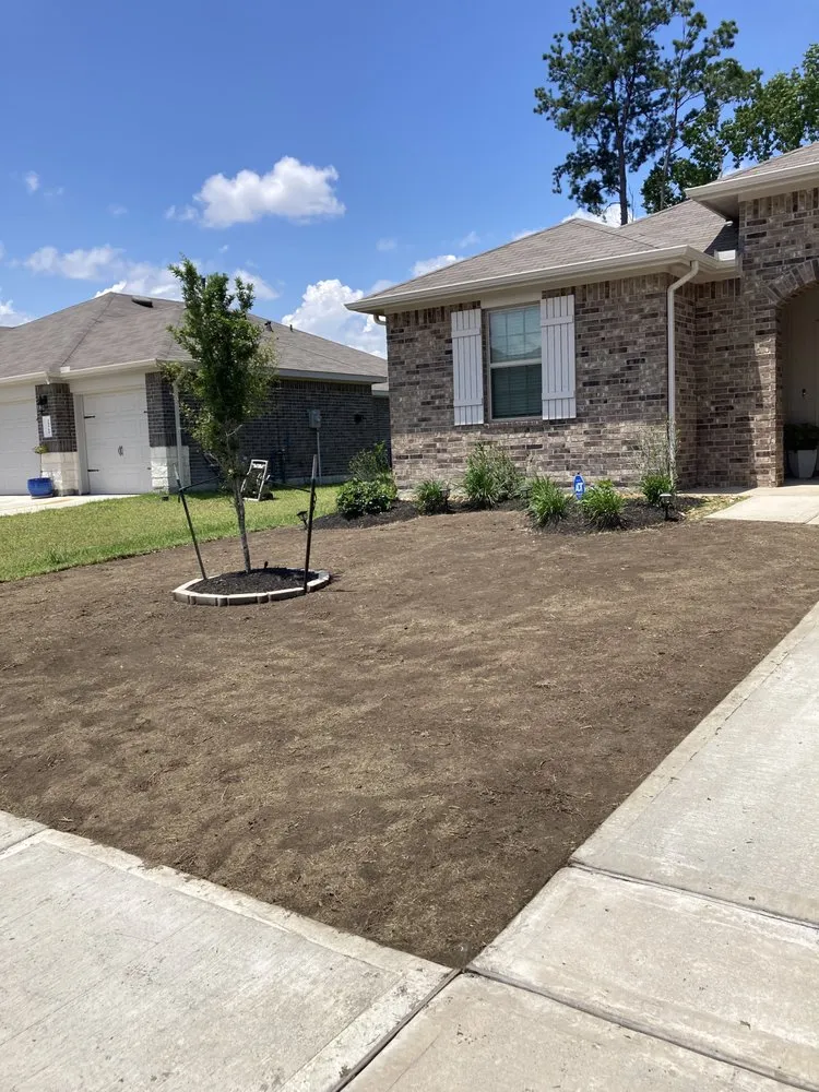 Professional lawn care service for year-round maintenance in Houston, TX by General’s Landscaping