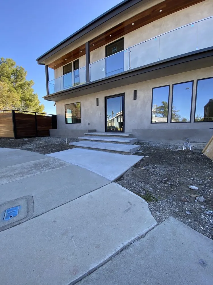 Trusted yard cleanup service for homes across San Fernando, CA - Genesis Construction