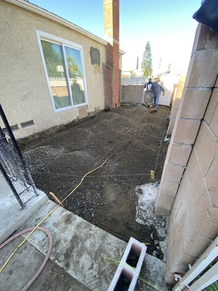 Custom lawn mowing service with custom design across San Fernando, CA - Genesis Construction